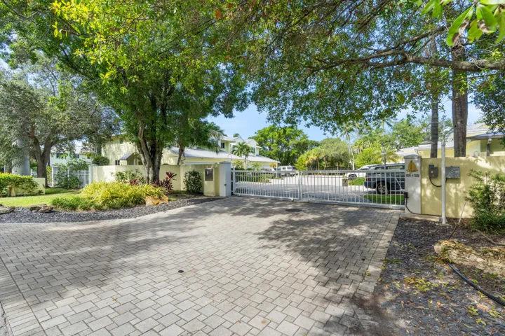 517 SW 7th Ave Ft. Lauderdale FL-100