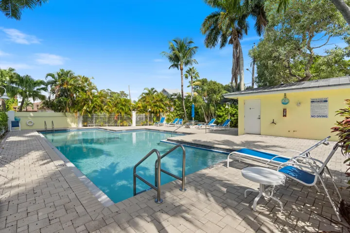 517 SW 7th Ave Ft. Lauderdale FL-126