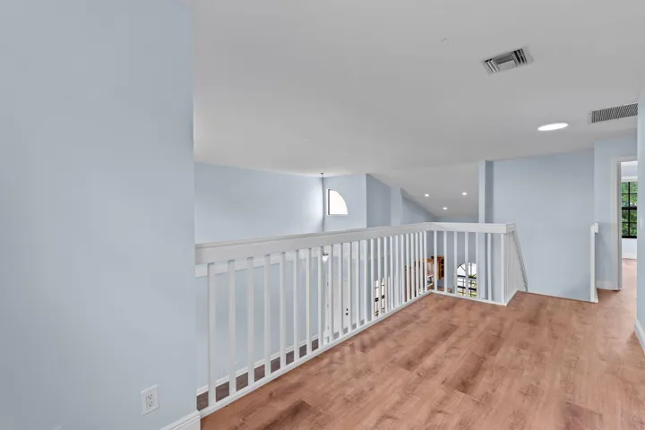 19-web-or-mls-A7400405