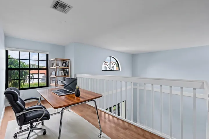 21-web-or-mls-A7400402 virtually staged