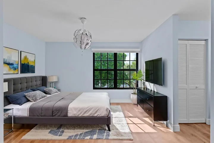 32-web-or-mls-A7400411 virtually staged