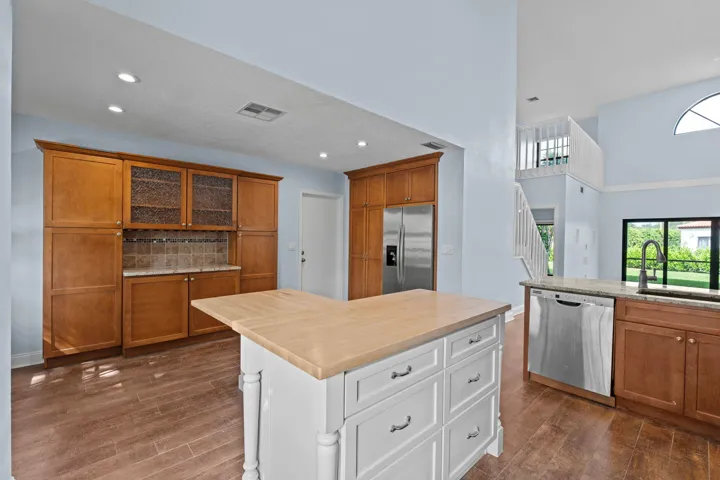 16-web-or-mls-A7400471
