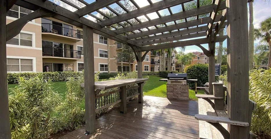 Edgewater BQ area