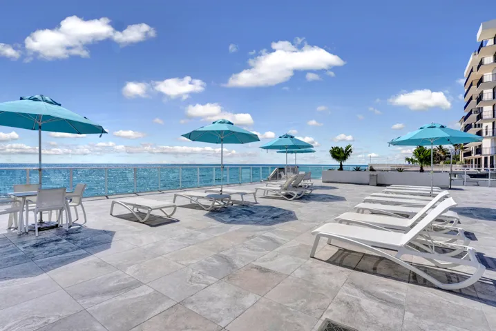 Patioi lounge