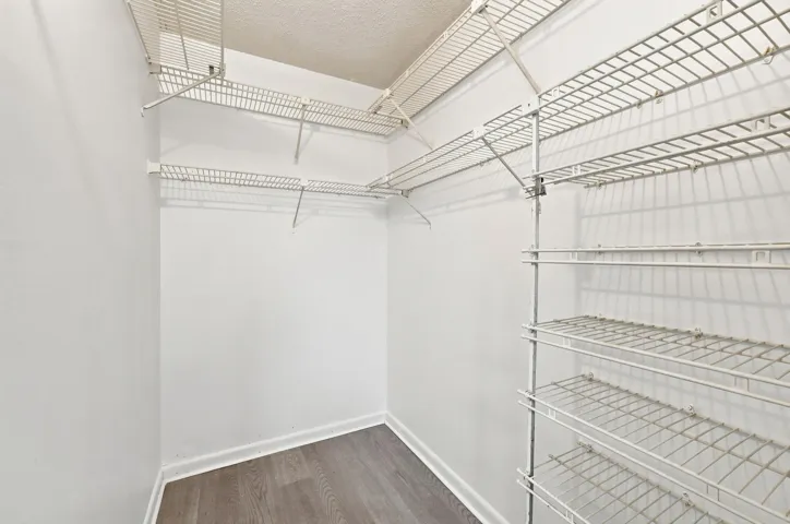 Walk-in Closet
