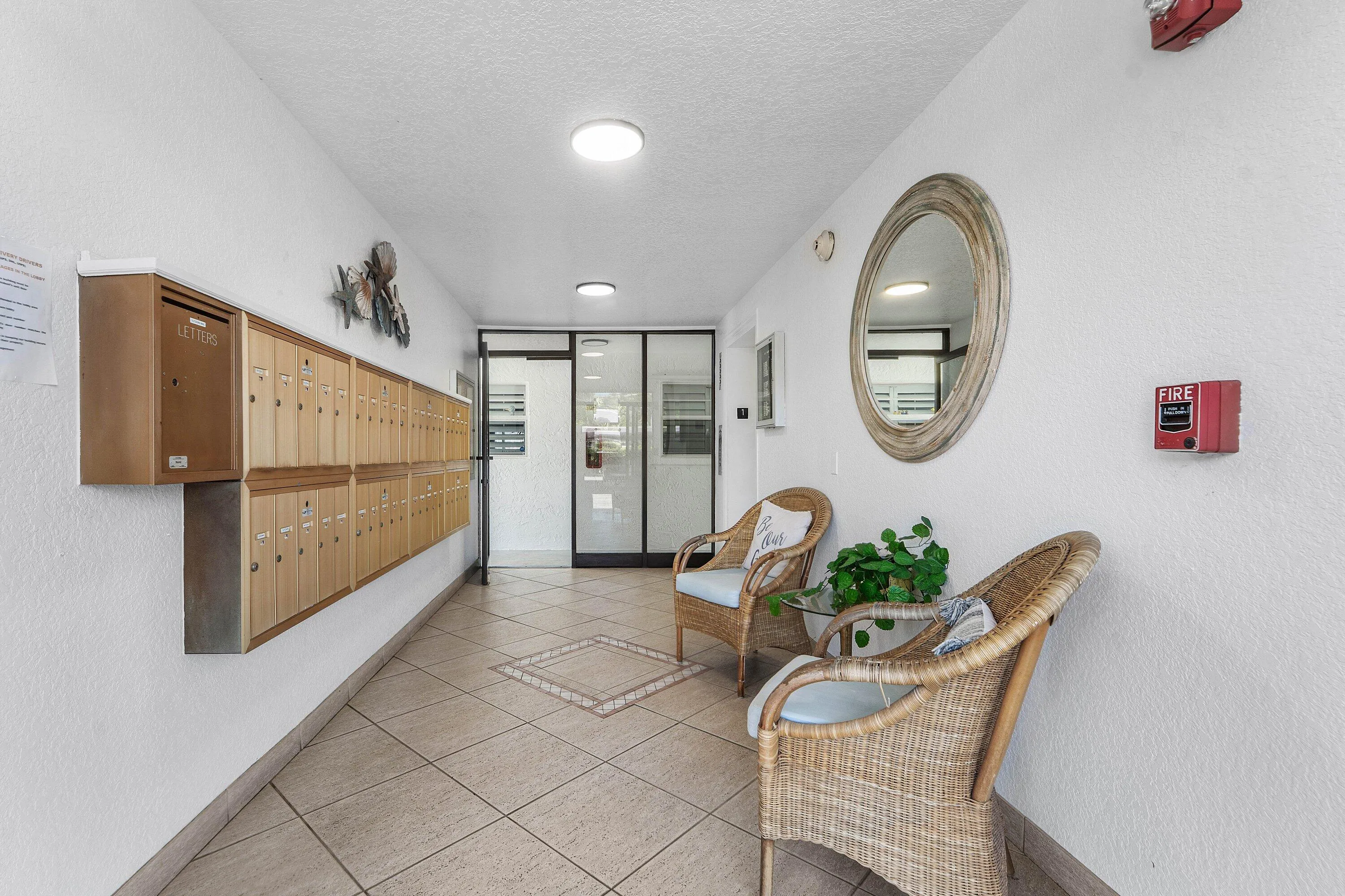016-29YachtClubDrive-304-NorthPalmBeach-