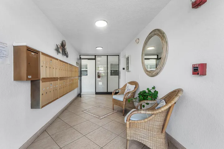 016-29YachtClubDrive-304-NorthPalmBeach-