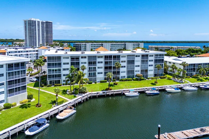 051-29YachtClubDrive-304-NorthPalmBeach-