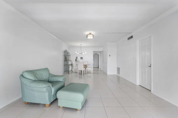 008-29YachtClubDrive-304-NorthPalmBeach-