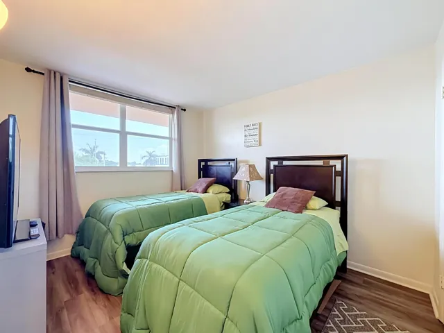 4500 N Federal Highway #315b-47