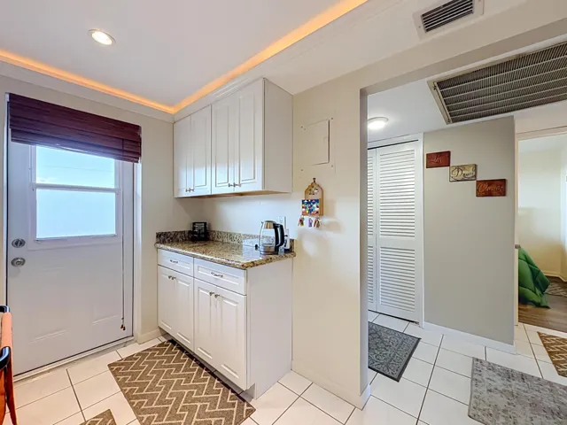 4500 N Federal Highway #315b-24