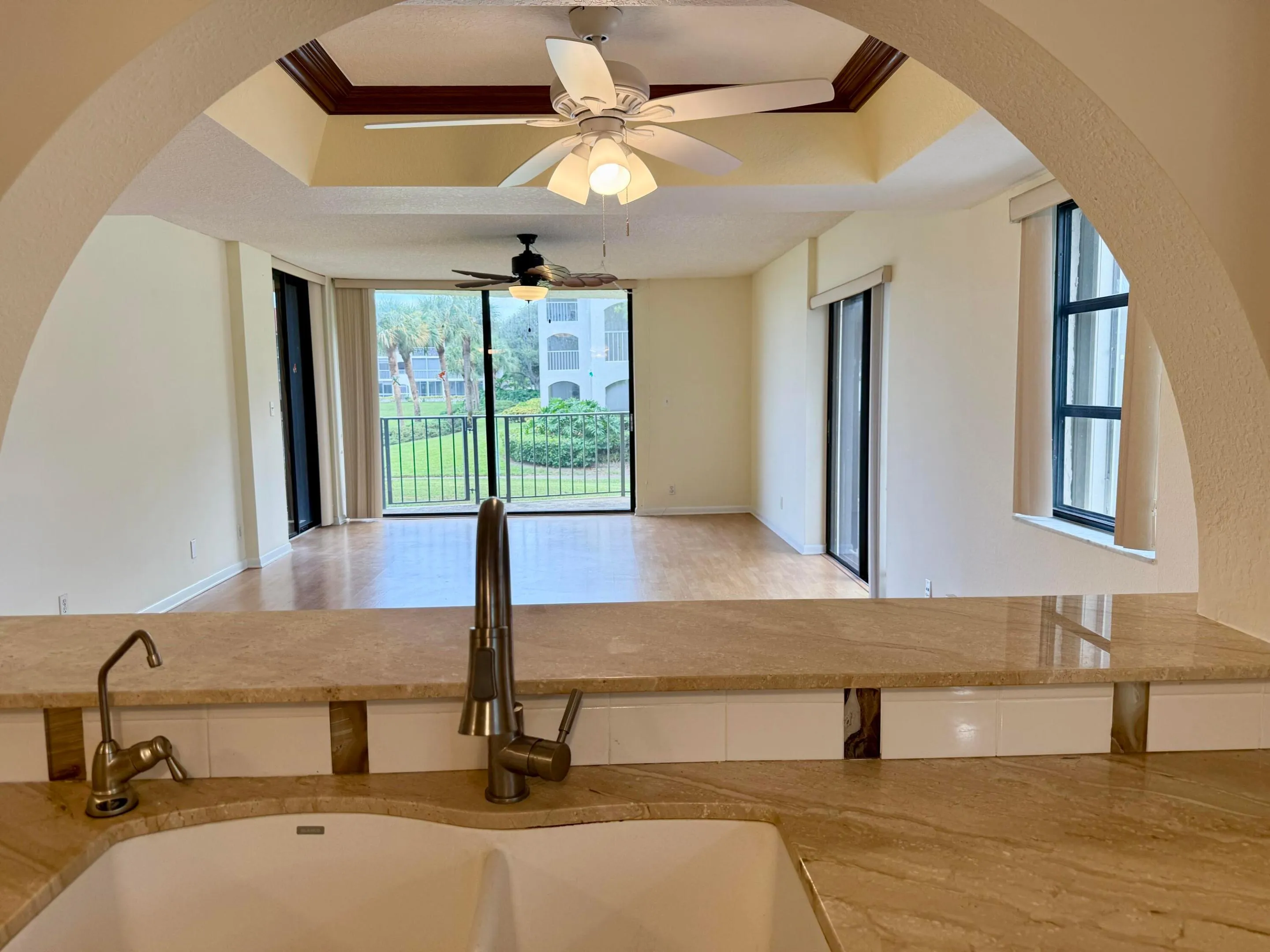 LIVING/DINING ROOM