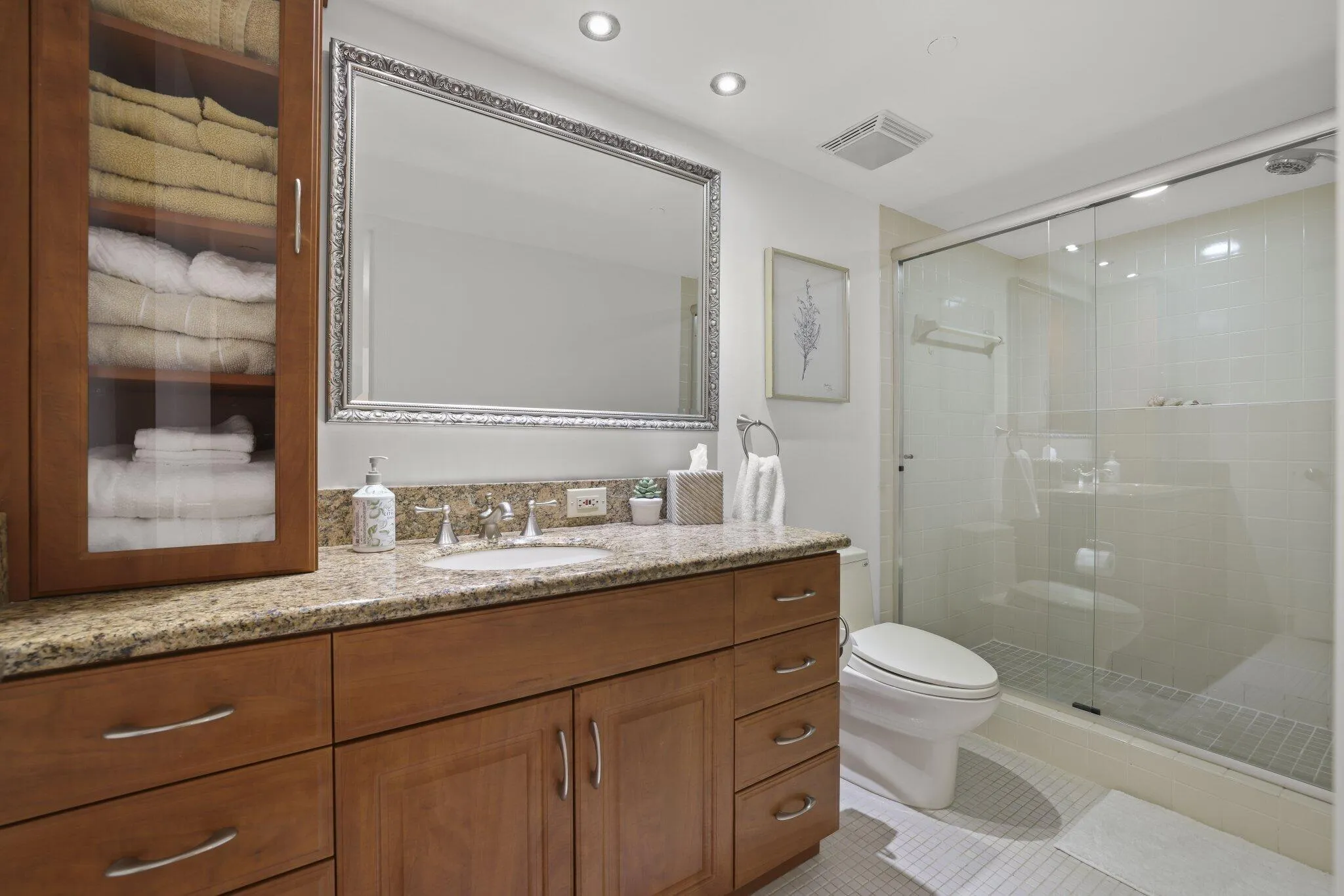 1155 Hillsboro Mile 402 - 40.jpg-SMALL