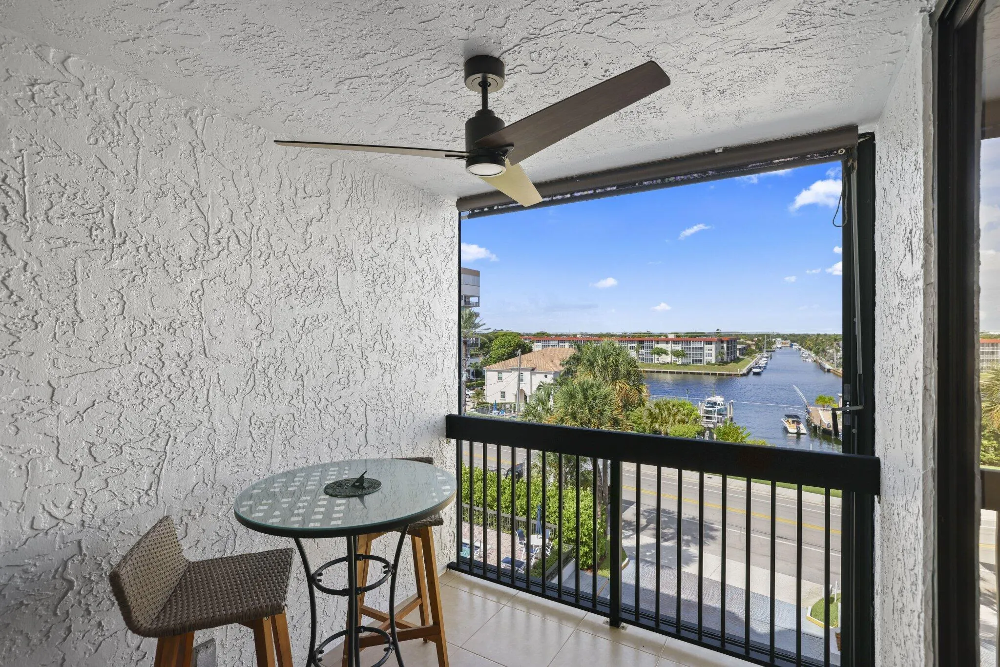 1155 Hillsboro Mile 402 - 28.jpg-SMALL