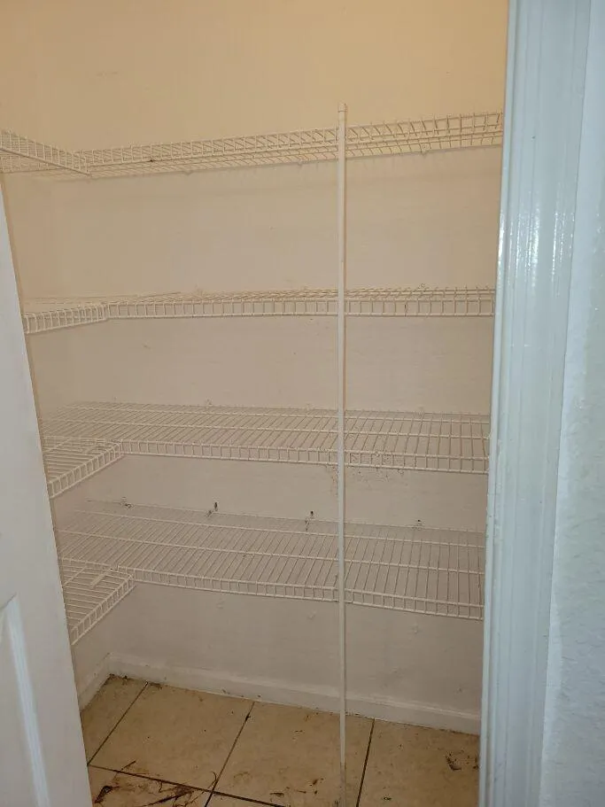 638 PEPPERGRASS RUN LINEN CLOSET MASTER