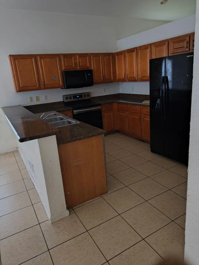 638 PEPPERGRASS RUN KITCHEN - Copy (2)