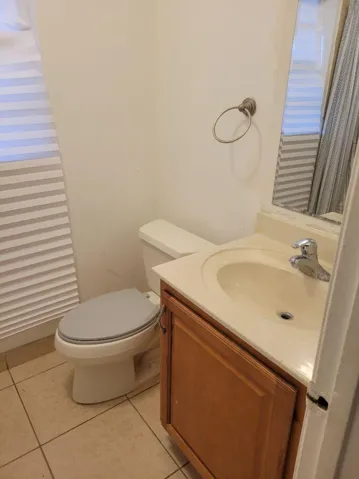 638 PEPPERGRASS RUN FRONT BATHROON - Cop