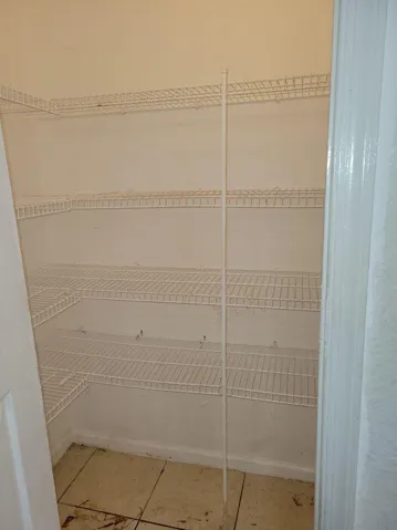 638 PEPPERGRASS RUN LINEN CLOSET MASTER