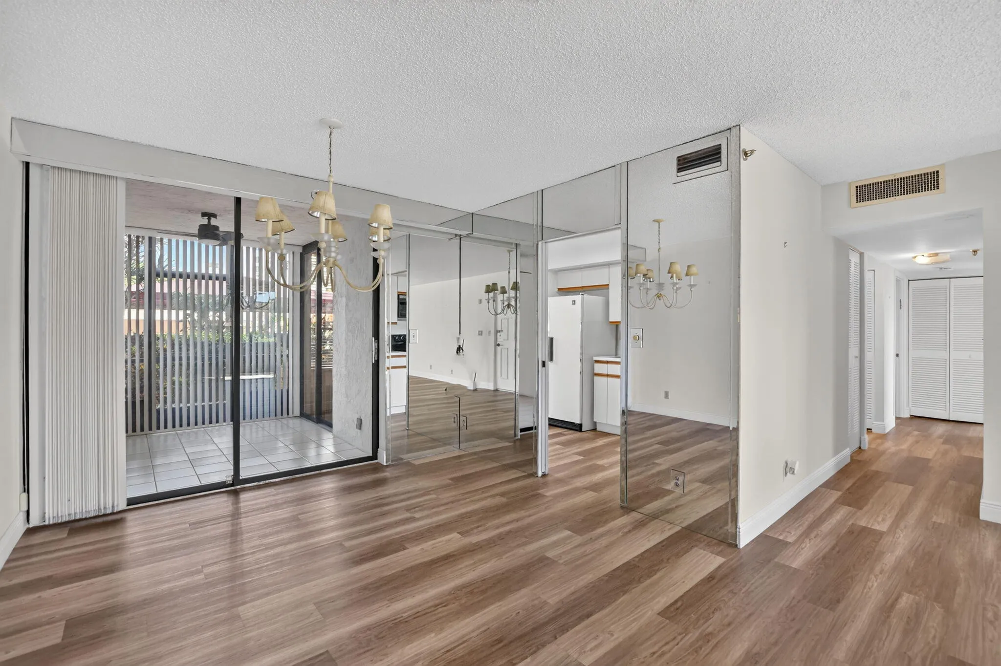 Dining/Kitchen