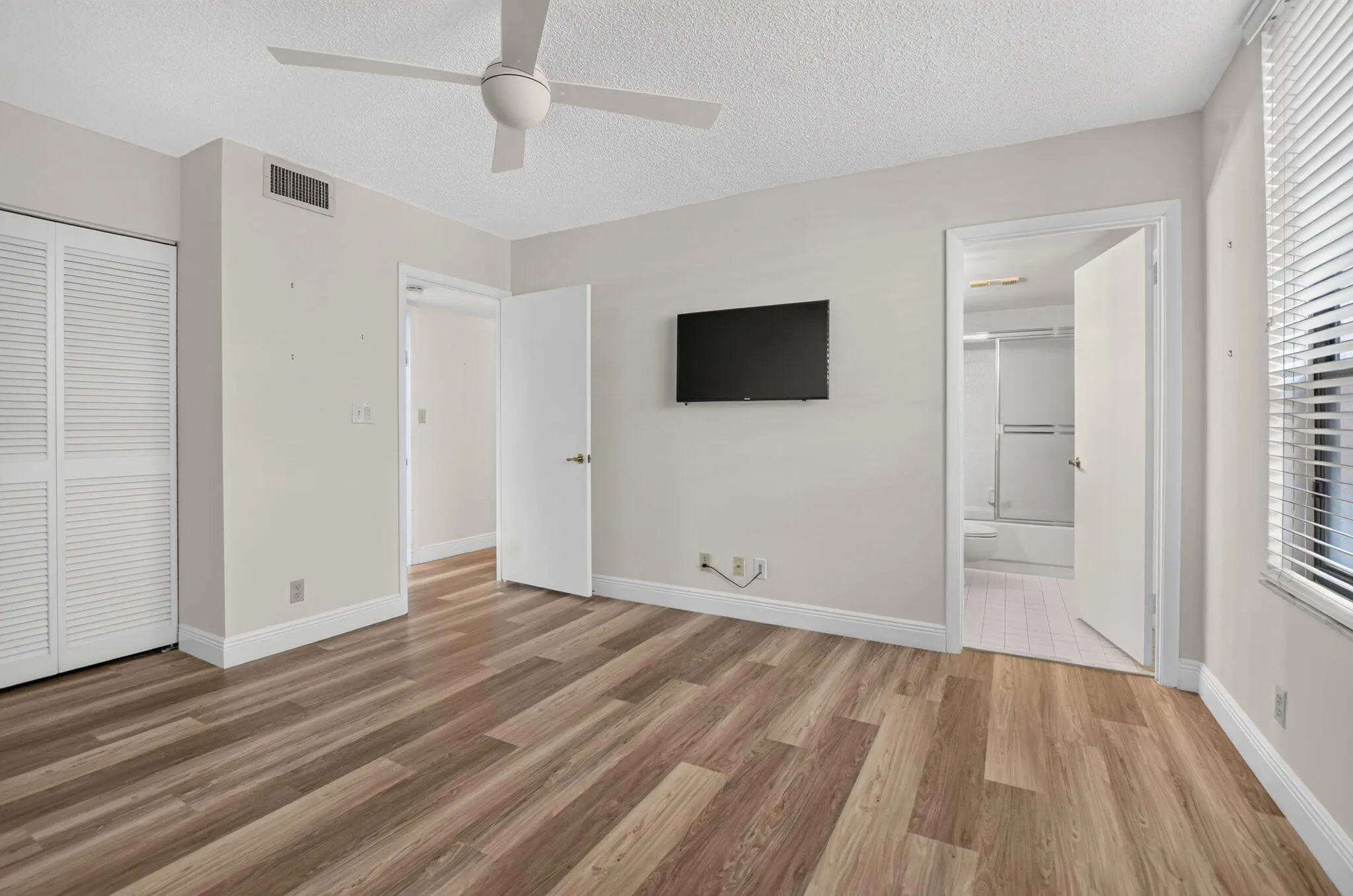 3rd Bedroom (En-suite)