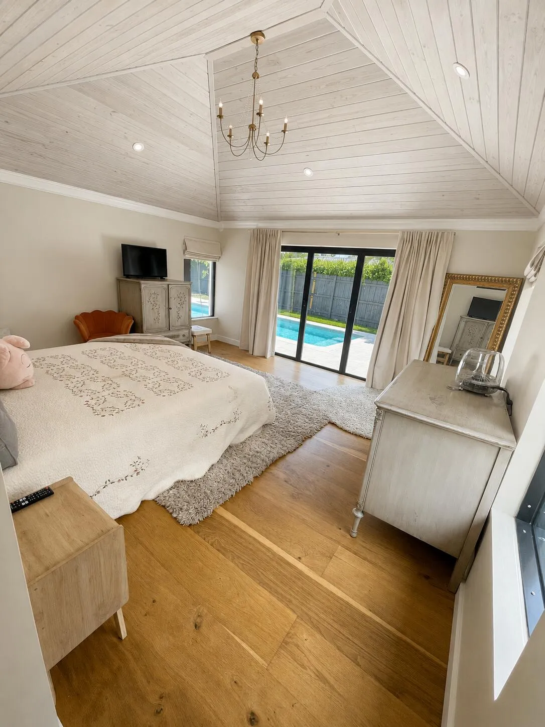 masterbedroomfromdoorway