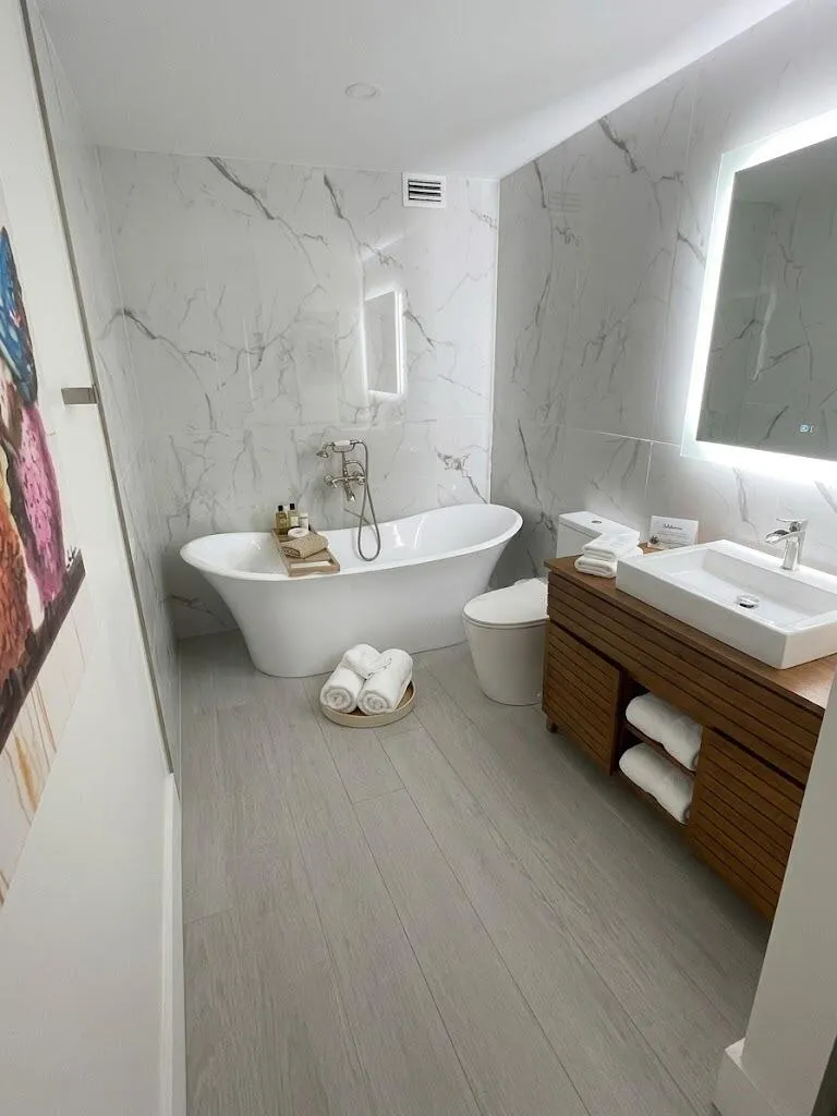masterbathvacationrentalphoto