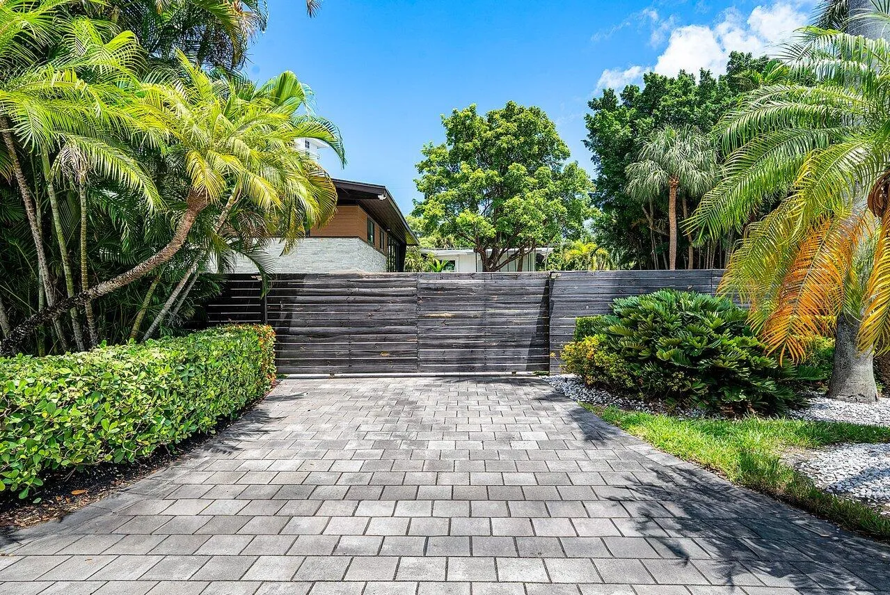 002-2601Northeast8thStreet-FortLauderdal