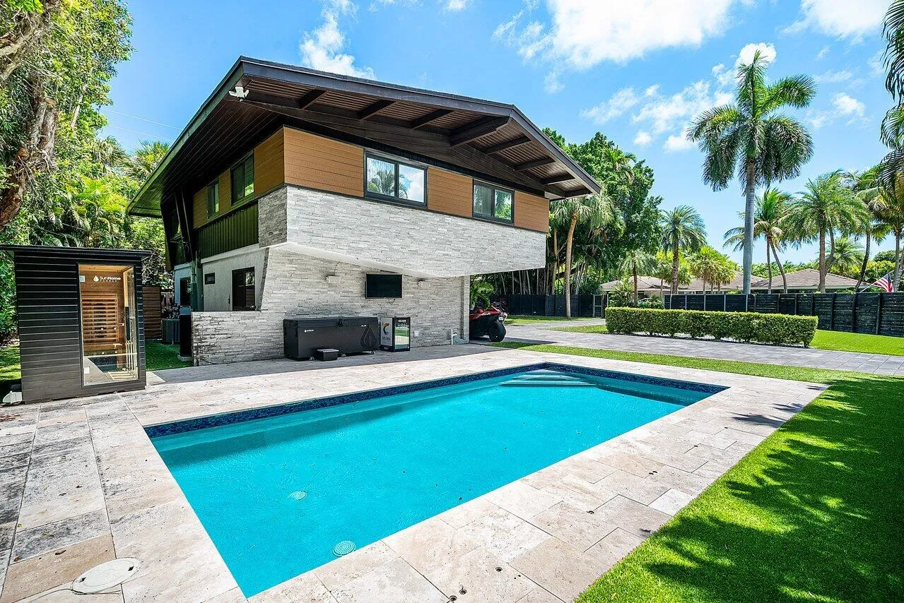 042-2601Northeast8thStreet-FortLauderdal