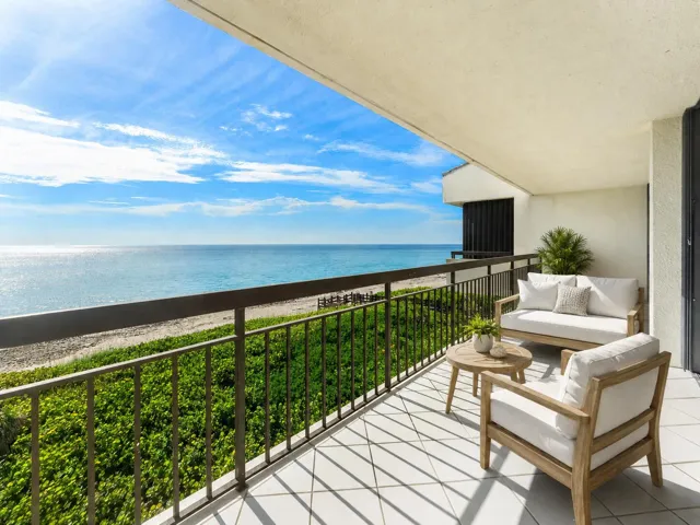 Front-row Oceanfront living: the expansive covered oceanfront terrace places the beach and open ocean directly in front of Penthouse 401.