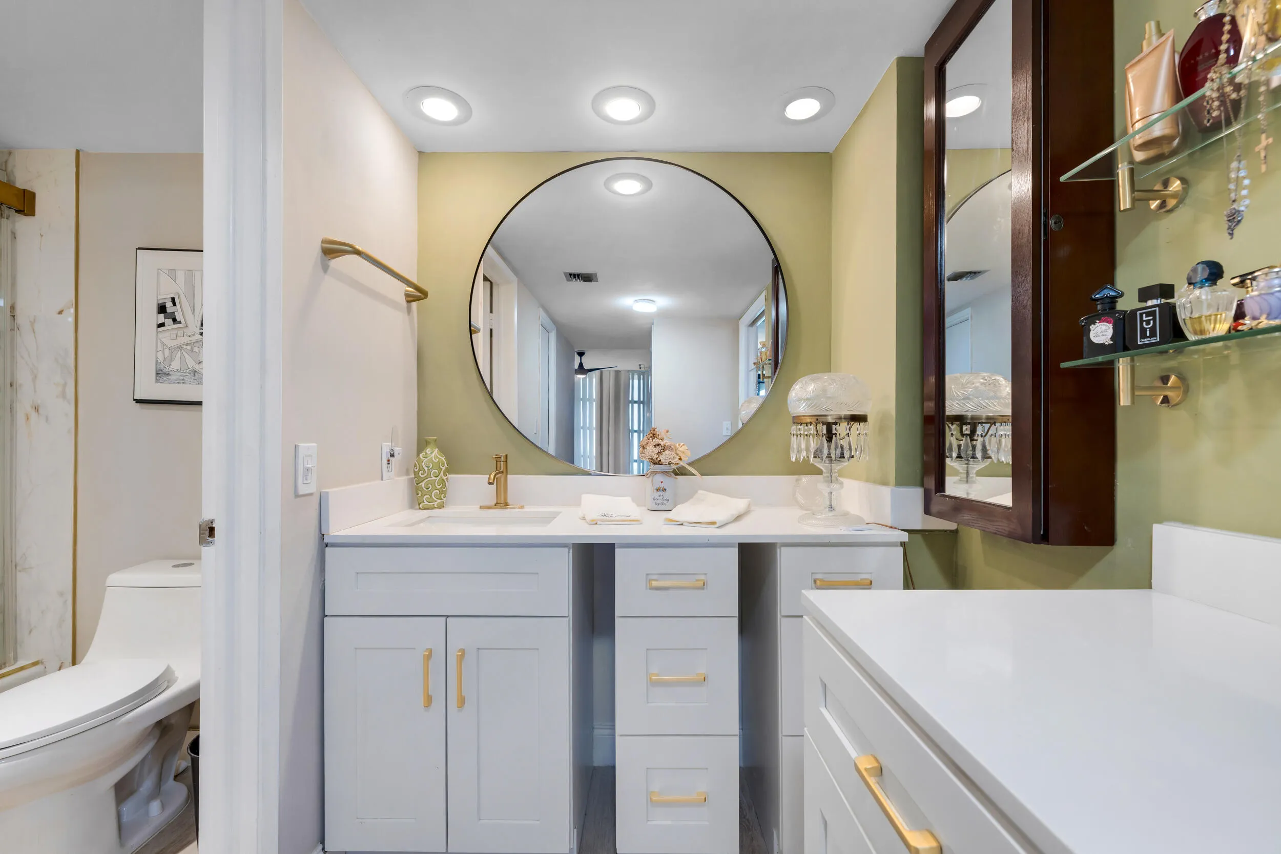 MASTER BATH