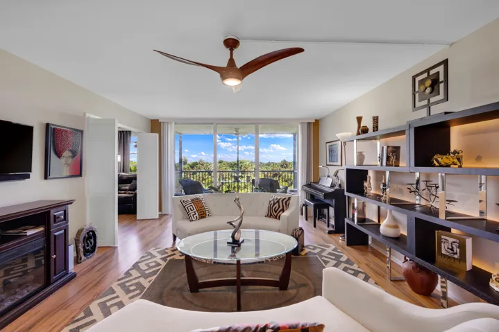 3960 Oaks Clubhouse Dr-Pompano Beach-Nat