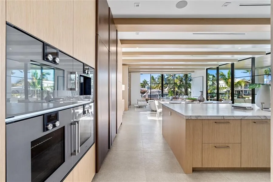 dash_KITCHEN_STRAIGHT_TO_LIVING