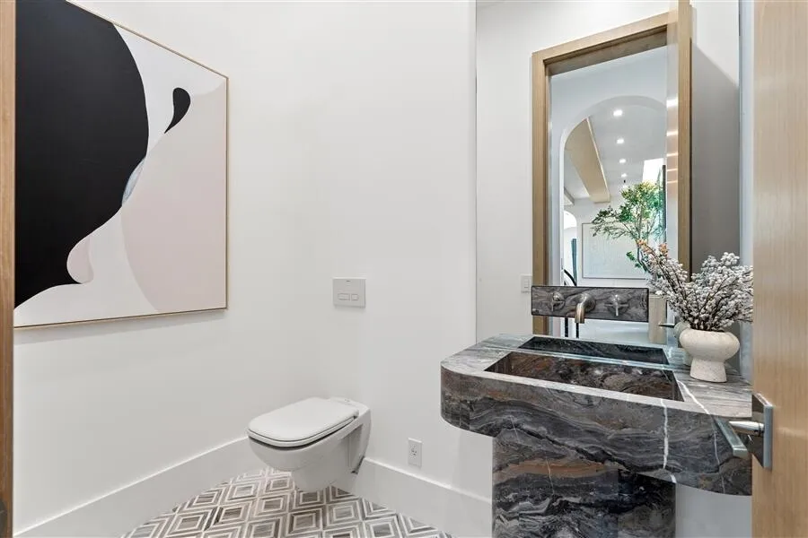 dash_POWDER_ROOM