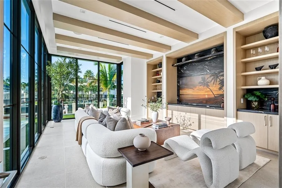 dash_FAMILY_ROOM_ANGLE