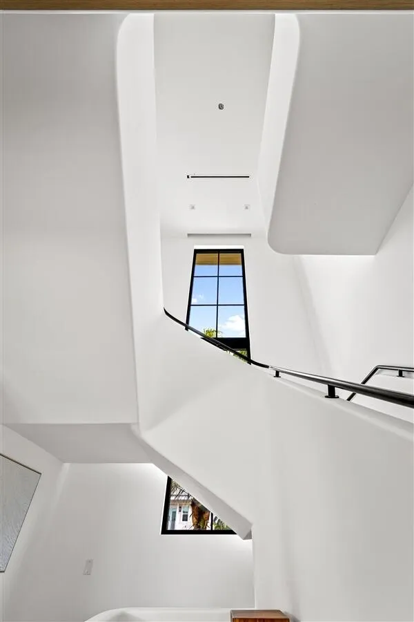 dash_STAIRS_VERTICAL_DETAIL