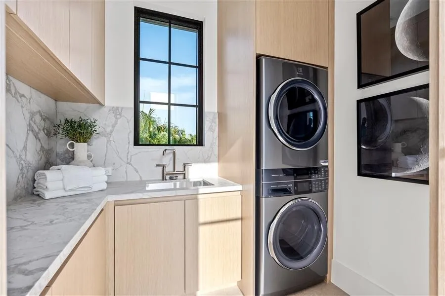 dash_LAUNDRY_ROOM_2