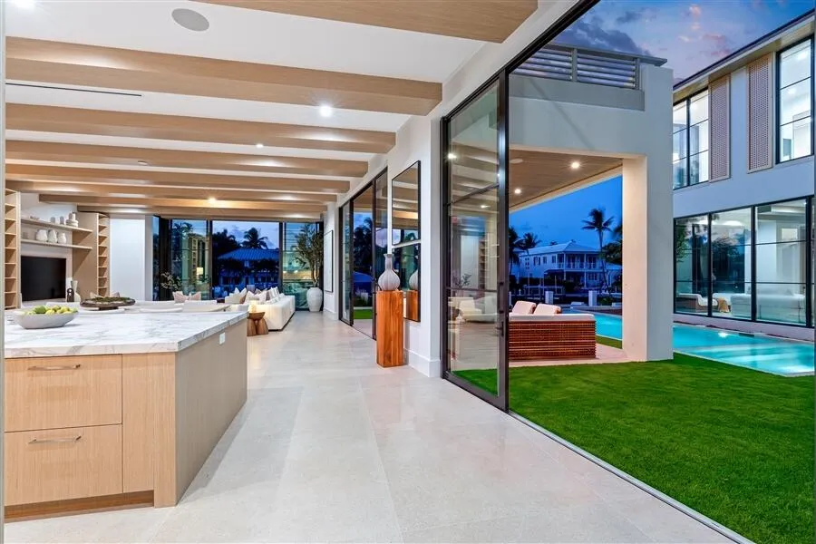 dash_LIVING_ROOM_TO_POOL_SUNSET