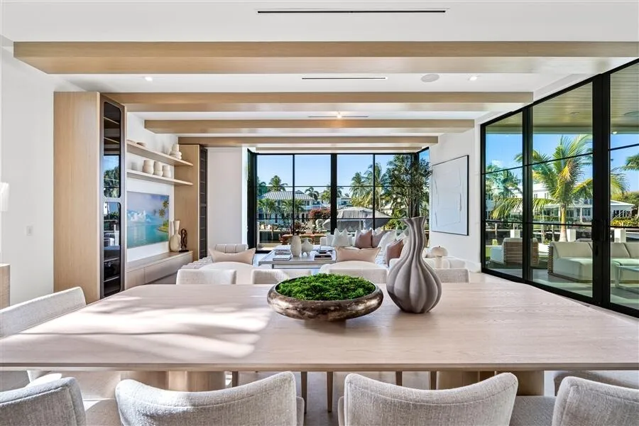 dash_DINING_ROOM_STRAIGHT_TO_LIVING