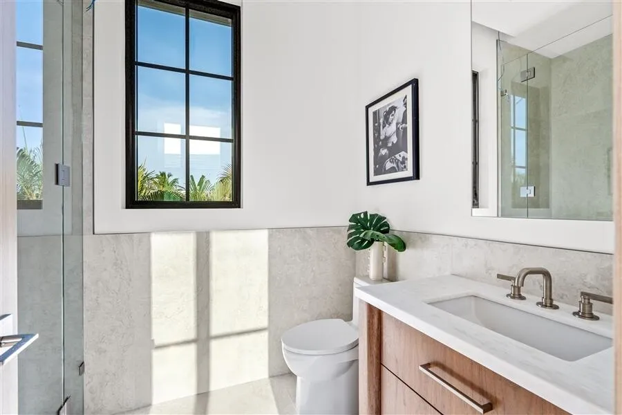 dash_BATHROOM_3