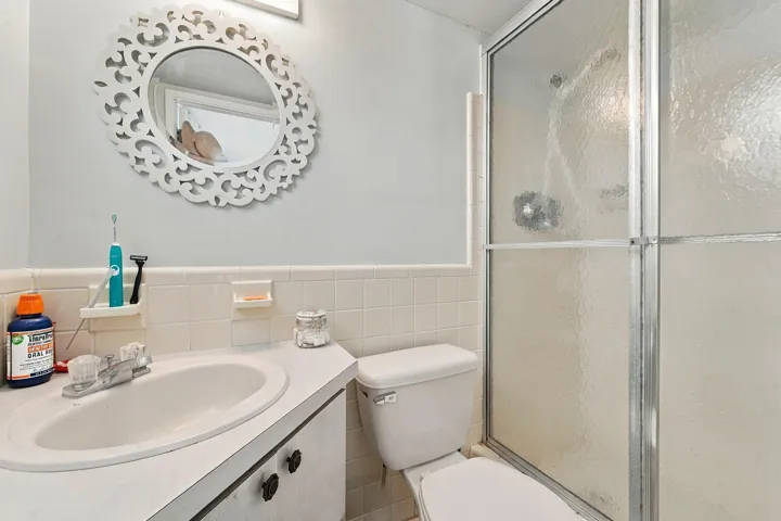 12_bathroom