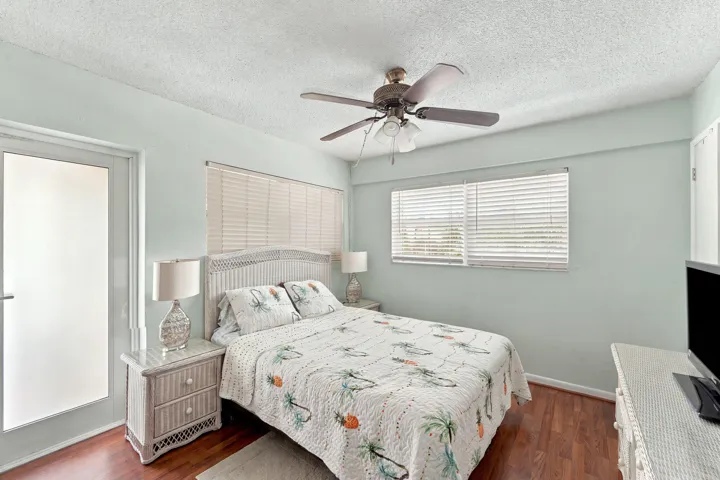 11_bedroom