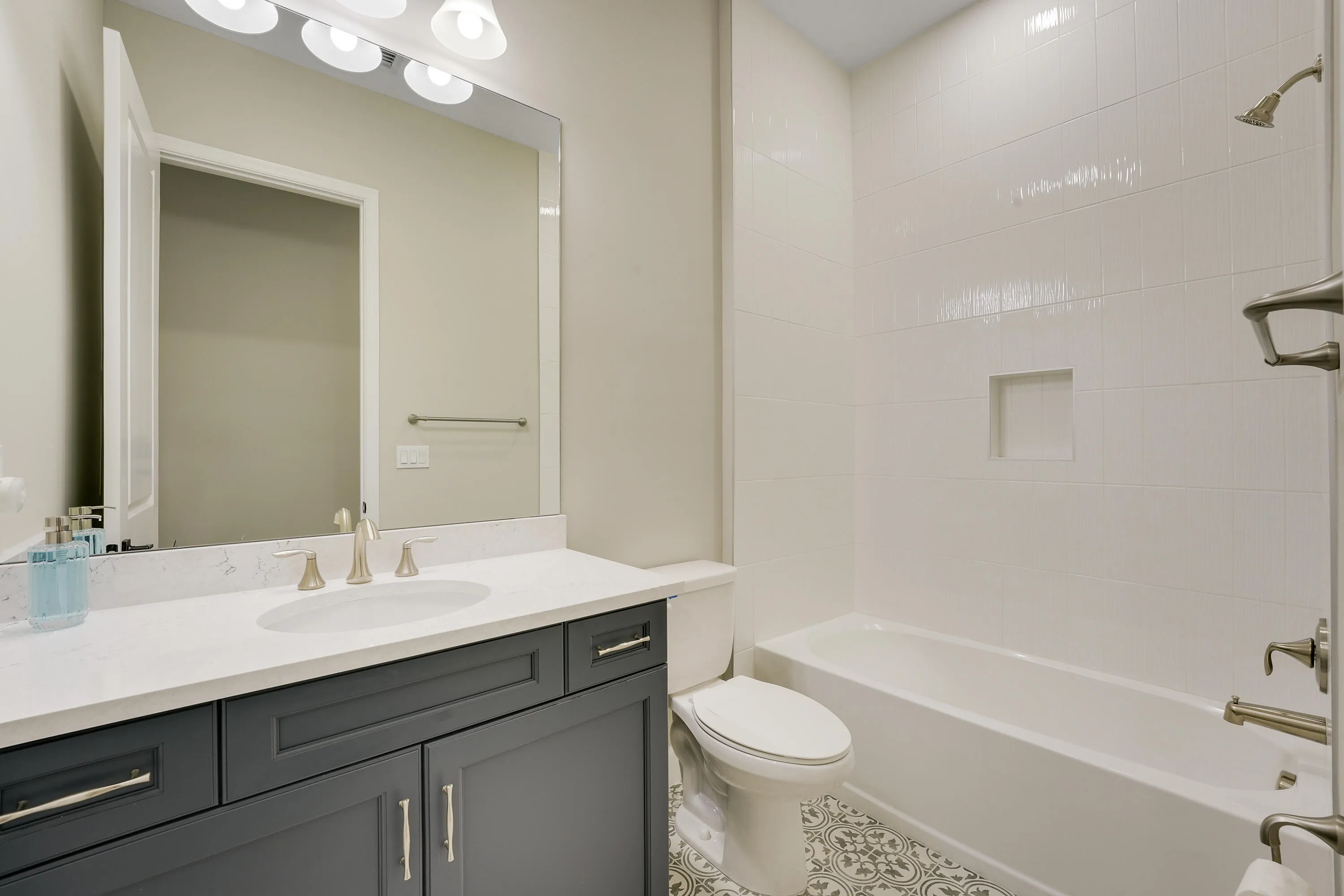 Guest​​‌​​​​‌​​‌‌​‌‌​​​‌‌​‌​‌​‌​​​‌​​ Bathroom