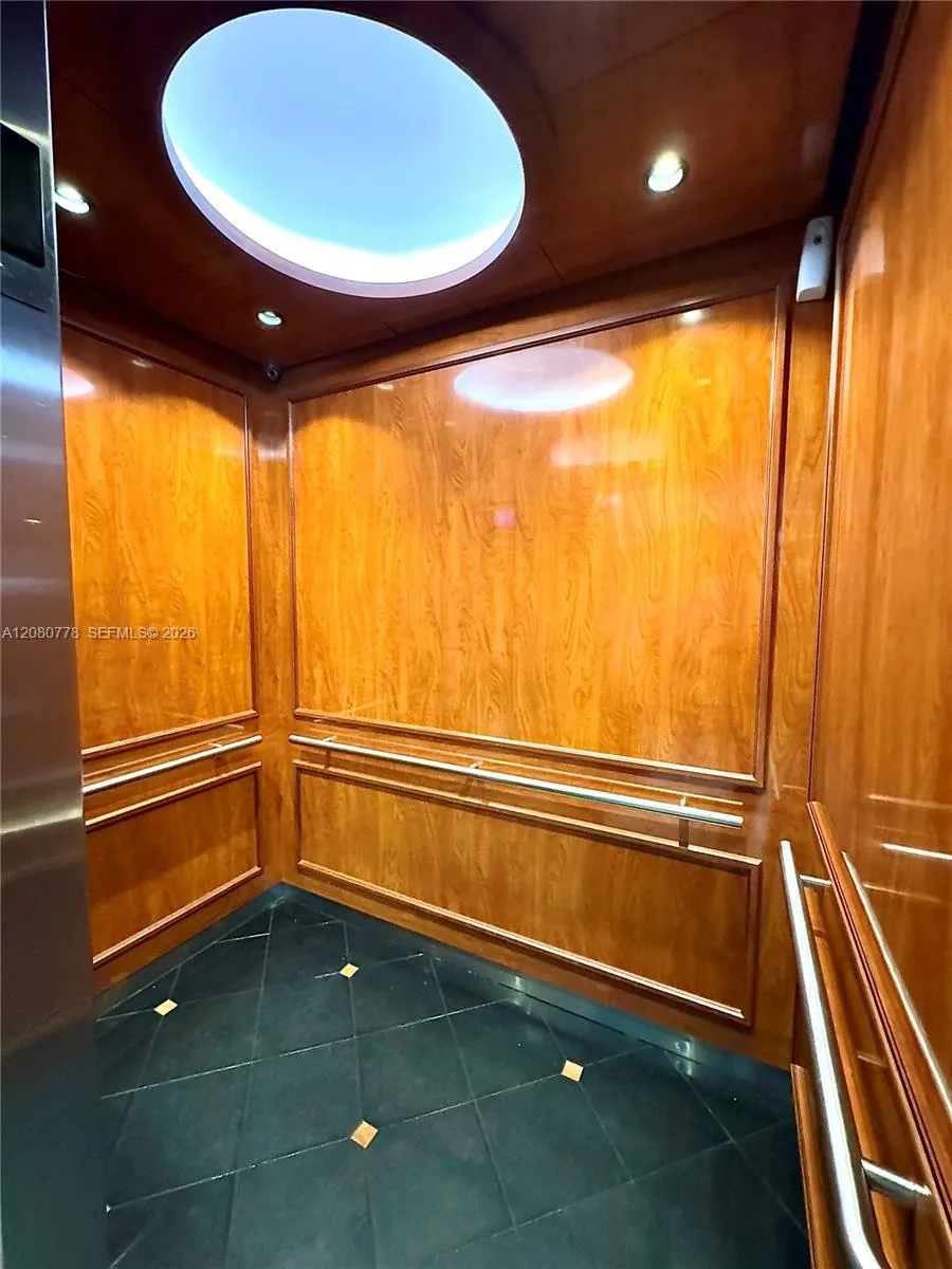Elevator Elevator