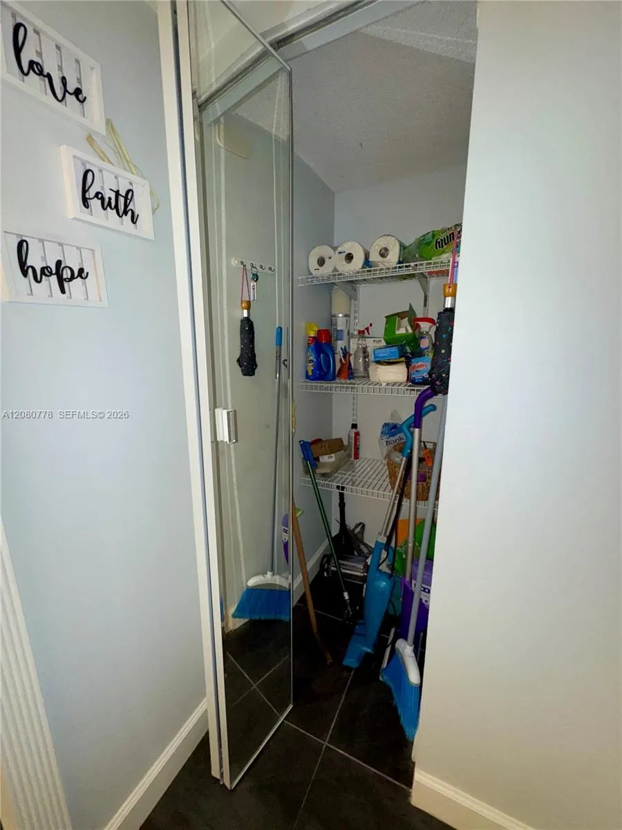 Closet Closet