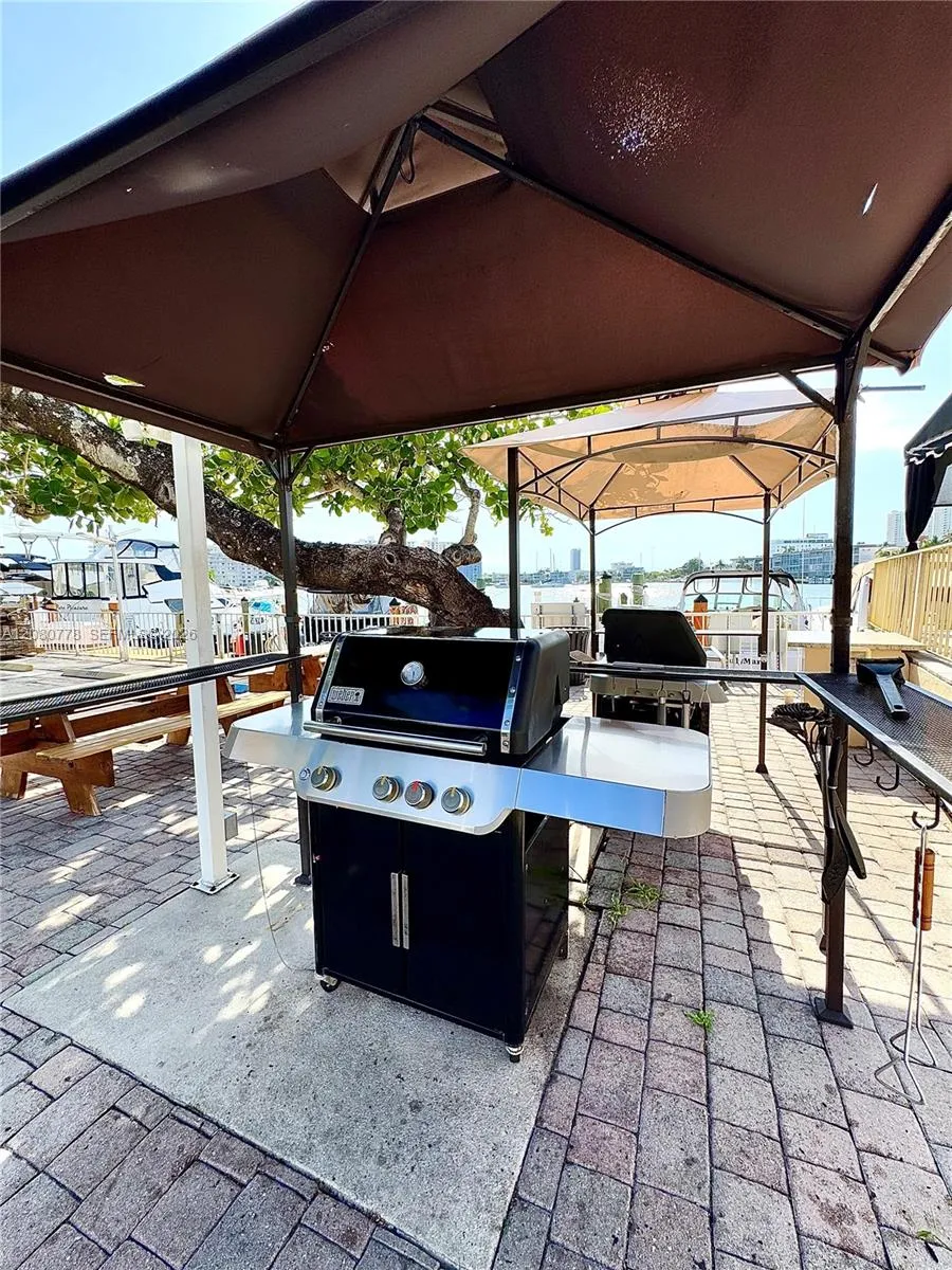 BBQ area BBQ area