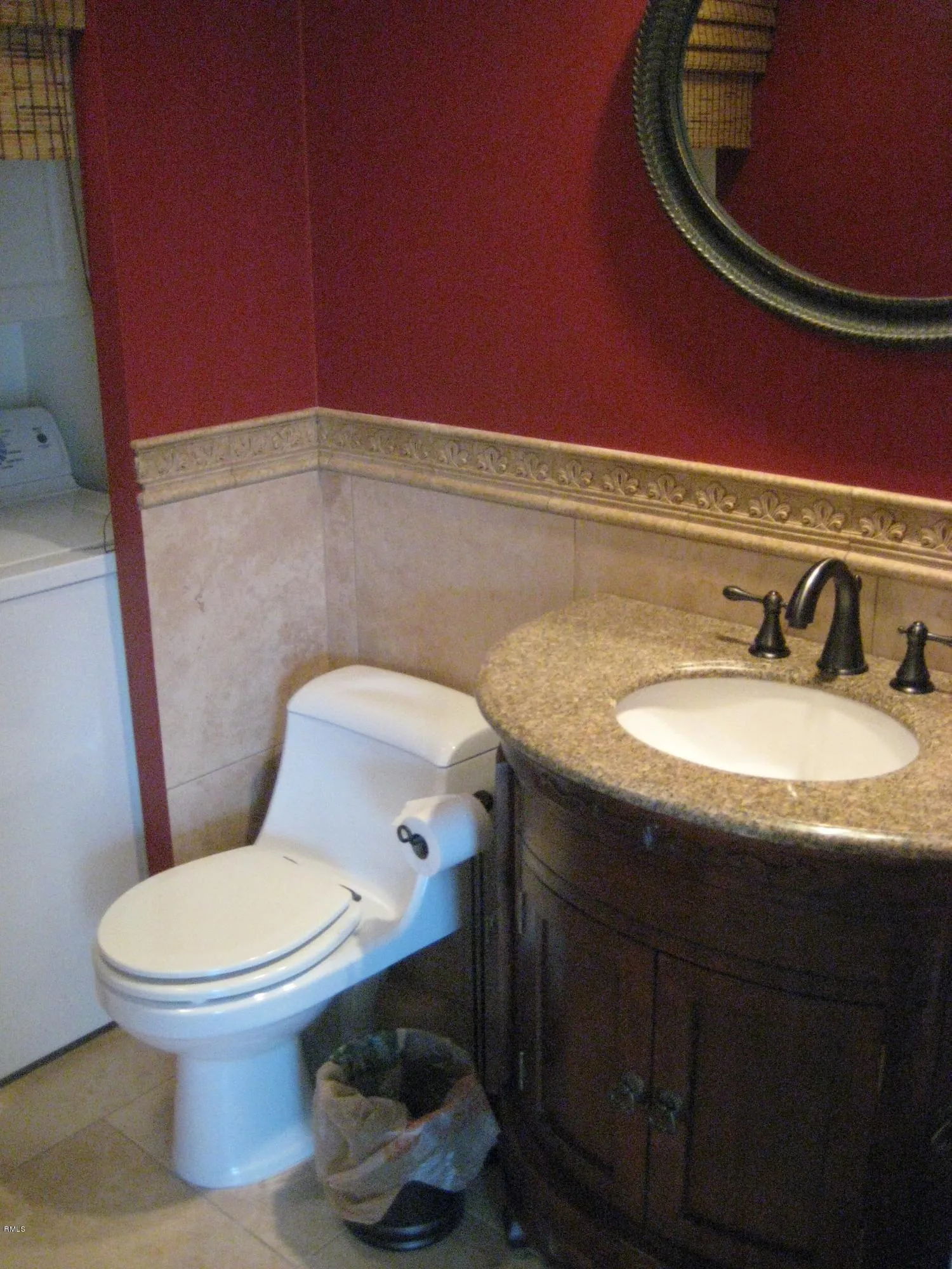 1/2 Bath
