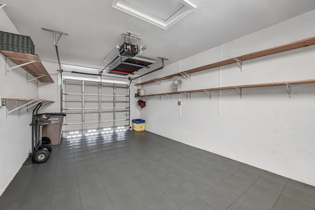 Nice garage floor tile
