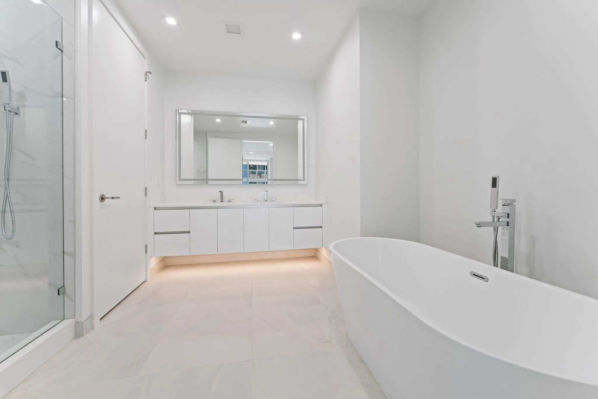 053-220LakeShoreDr-1219-WestPalmBeach-SM