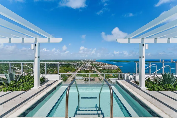 Rooftop jacuzzi