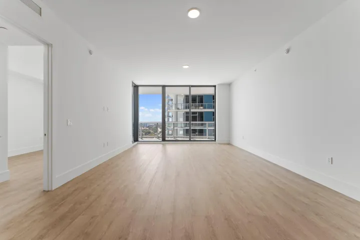 042-220LakeShoreDr-1219-WestPalmBeach-SM